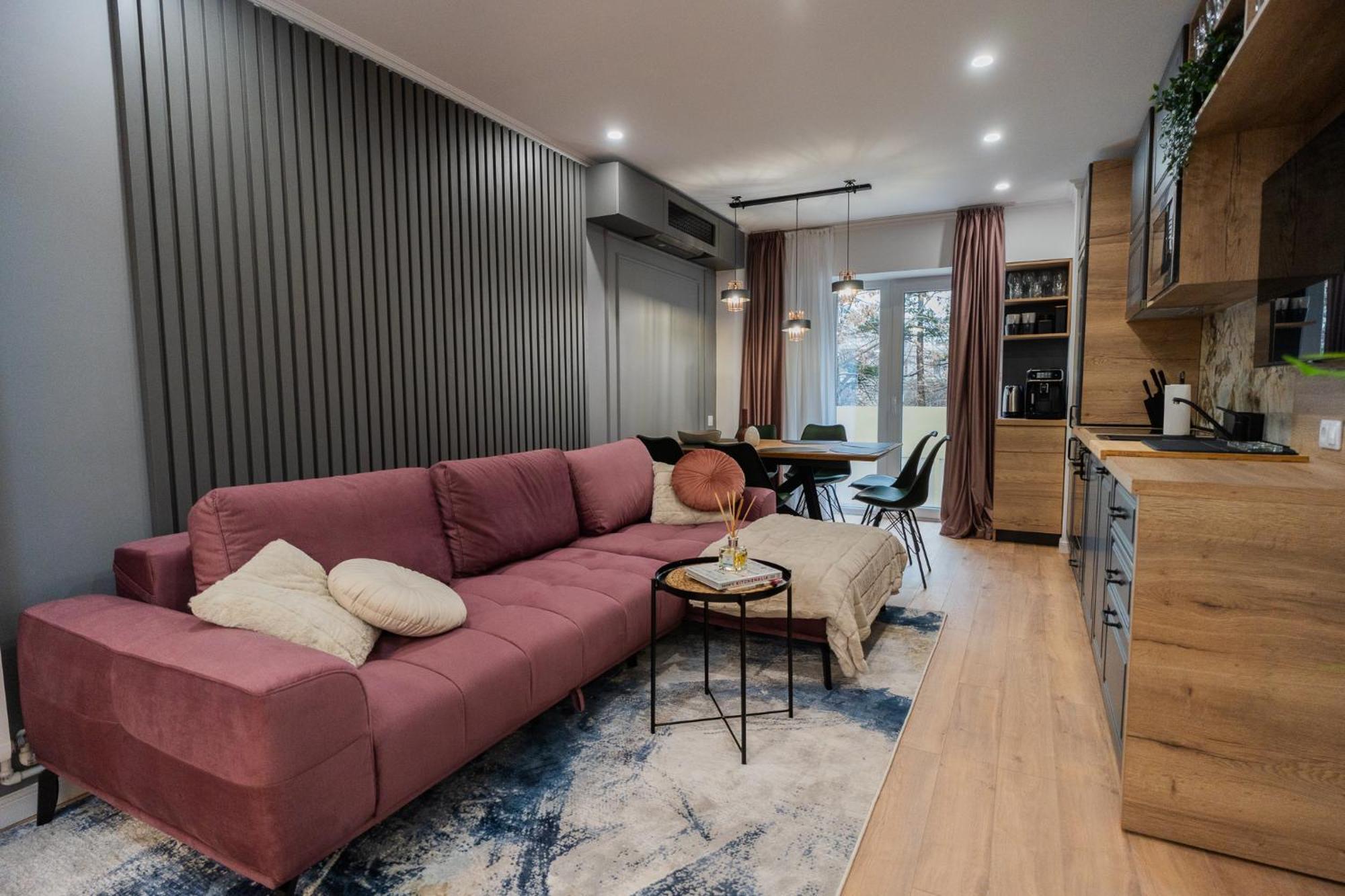 Urban Pearl - Old Town - Unique 4Br/3Ba Apartment Bukares Bagian luar foto