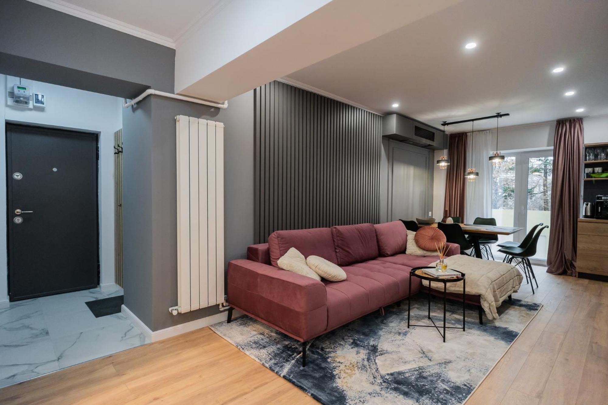 Urban Pearl - Old Town - Unique 4Br/3Ba Apartment Bukares Bagian luar foto