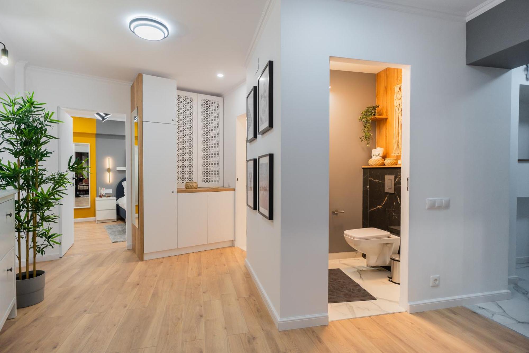 Urban Pearl - Old Town - Unique 4Br/3Ba Apartment Bukares Bagian luar foto
